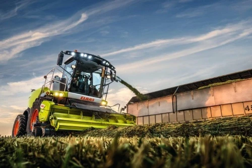 CLAAS ПРЕДСТАВЛЯЕТ НОВЫЙ ФЛАГМАН МОДЕЛЬНОГО РЯДА JAGUAR