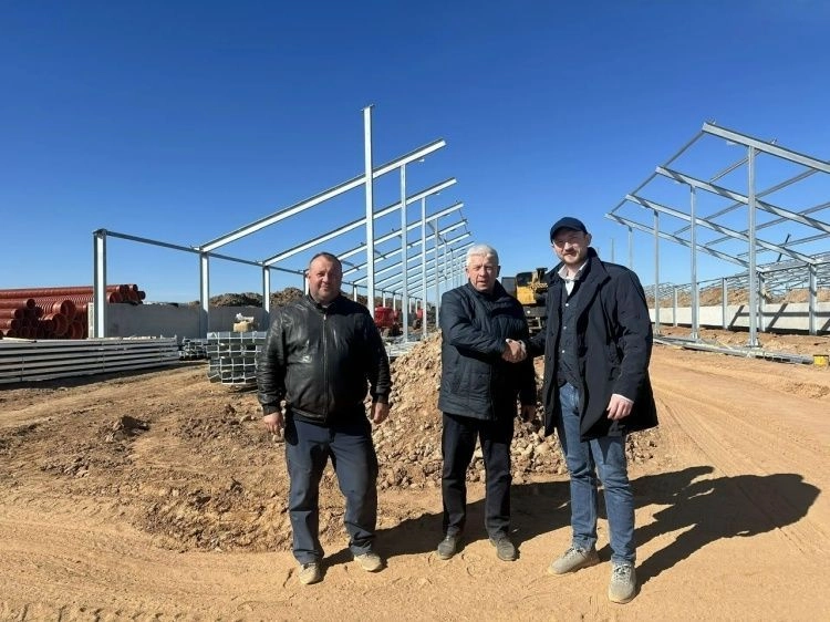 Ведется строительство животноводческого комплекса на 2222 головы