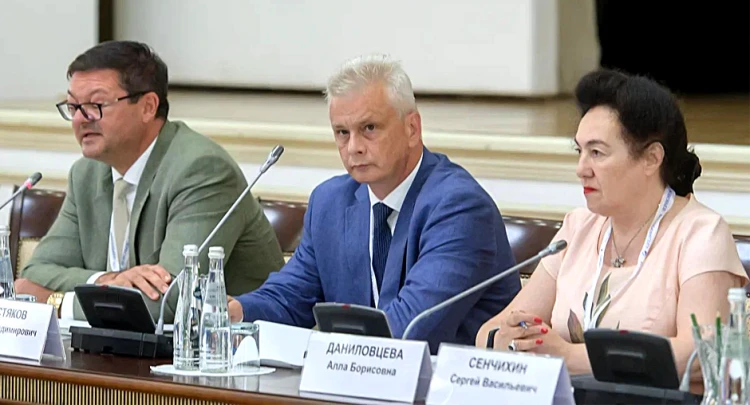 В Воронеже обсудили вопросы производства зернового и технического сырья В Воронеже обсудили вопросы производства зернового и технического сырья