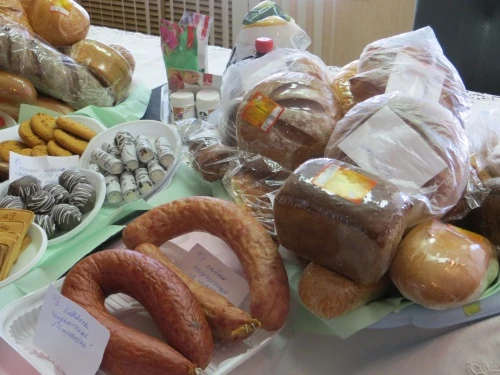 В региональном минсельхозе экспертная комиссия проводит оценку продукции местных производителей