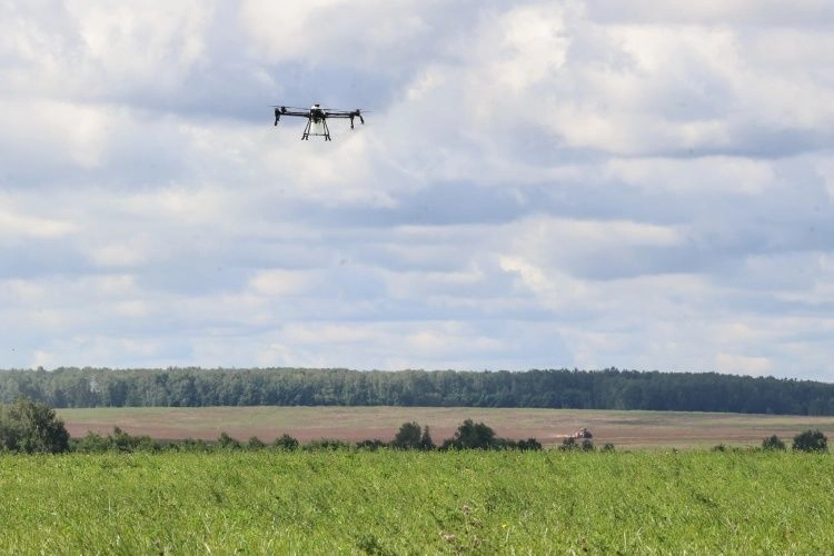 Новые правила упростили применение агродронов