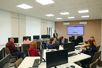 Педагоги сели за парты