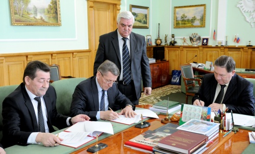 ГК «АгроПромкомплектация» и Курская область подписали Соглашение о сотрудничестве