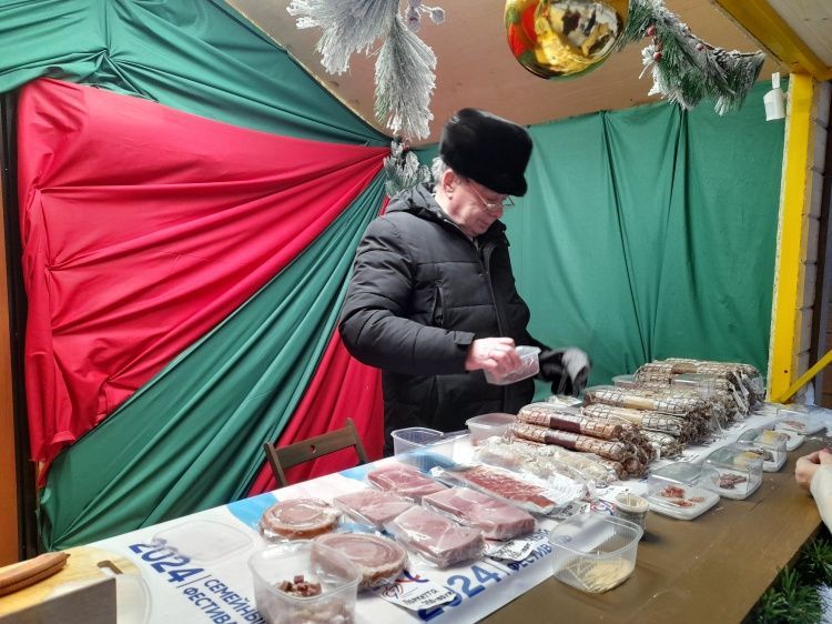 Продукция ленинградских фермеров на Рождественской ярмарке