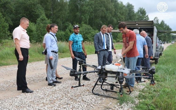 Минсельхоз Коми применит опыт Московской области в борьбе с борщевиком Минсельхоз Коми применит опыт Московской области в борьбе с борщевиком