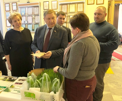 Достижения и проблемы фермеров обсудили в Ленинградской области