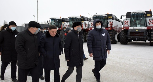 Министр сельского хозяйства Казахстана посетил производство техники Ростсельмаш в г. Кокшетау