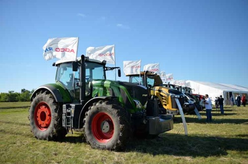 AGCO-RM и компания «НоваТех» провели «День поля» в Оренбургской области