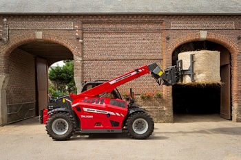 Новый полукомпактный телескопический погрузчик Massey Ferguson TH.7030