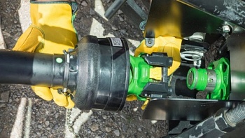 Система Quik-Knect™ для компактных тракторов получила премию 2020 AE50