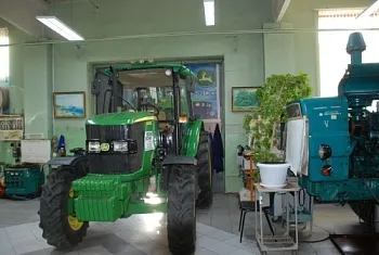 Воронежский аграрный университет получил новый трактор